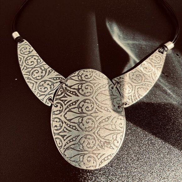 FRIDA Necklace - Picture 4 of 5